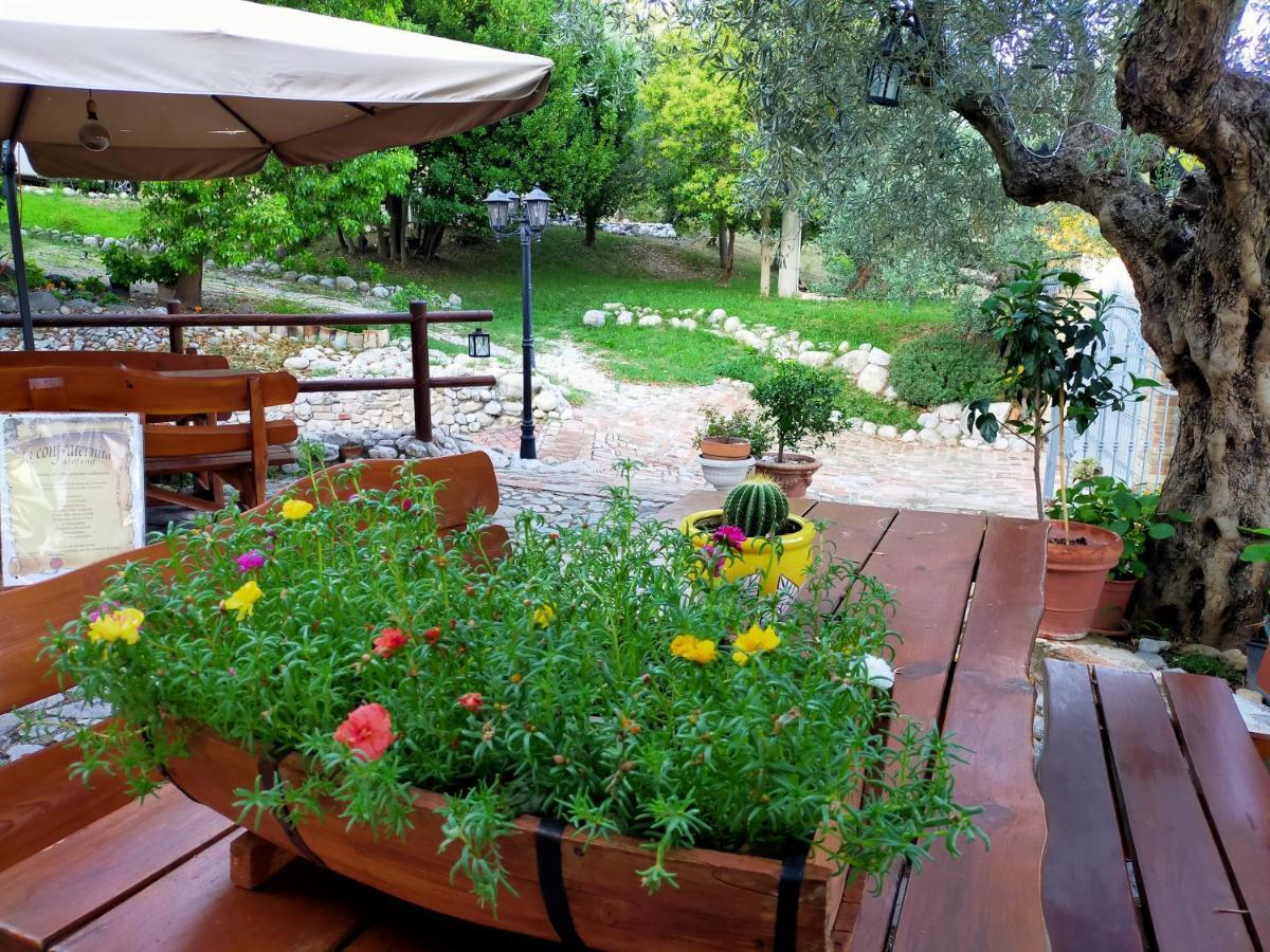 Casale Del Sole Bed & Breakfast Cepagatti Bagian luar foto