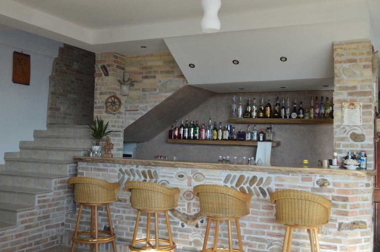 Casale Del Sole Bed & Breakfast Cepagatti Bagian luar foto