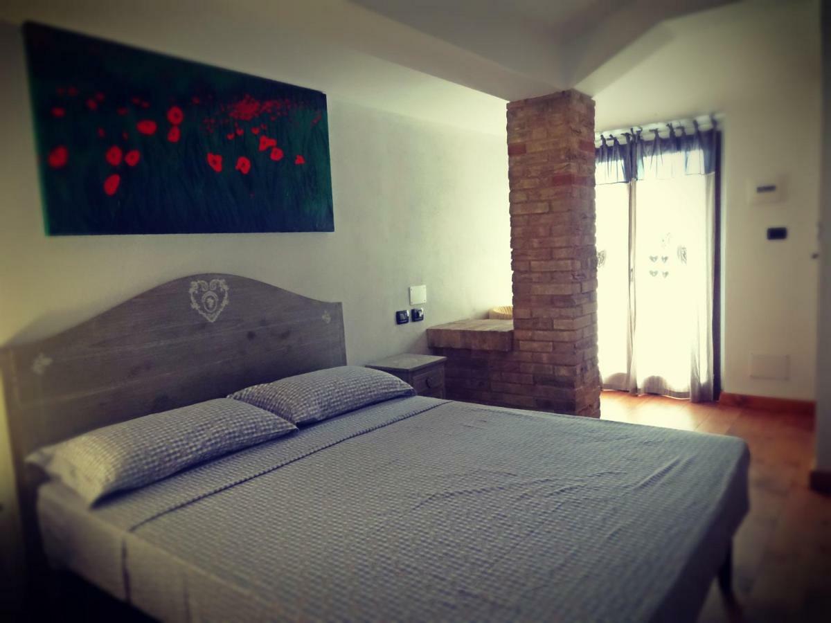 Casale Del Sole Bed & Breakfast Cepagatti Bagian luar foto