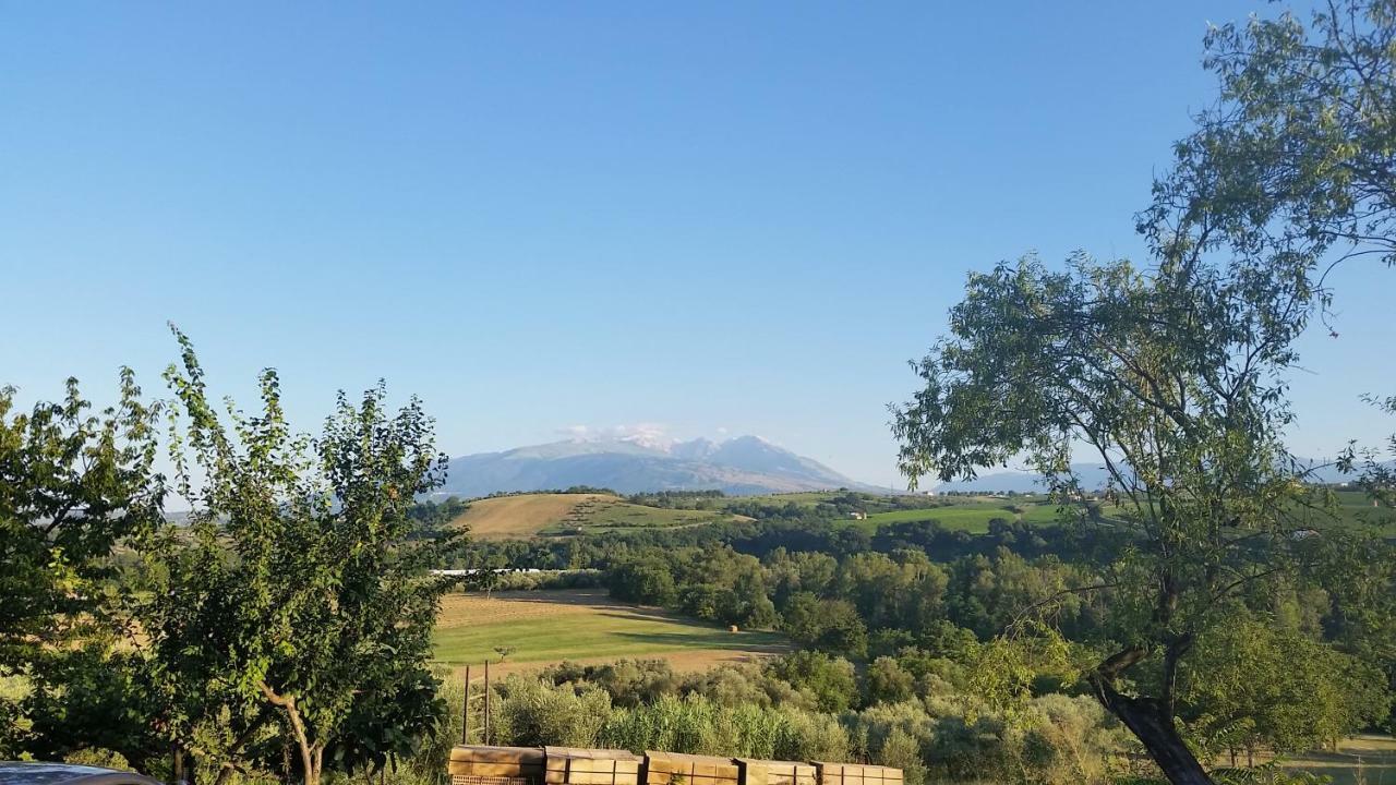 Casale Del Sole Bed & Breakfast Cepagatti Bagian luar foto