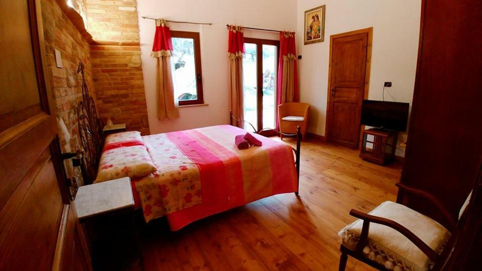 Casale Del Sole Bed & Breakfast Cepagatti Bagian luar foto