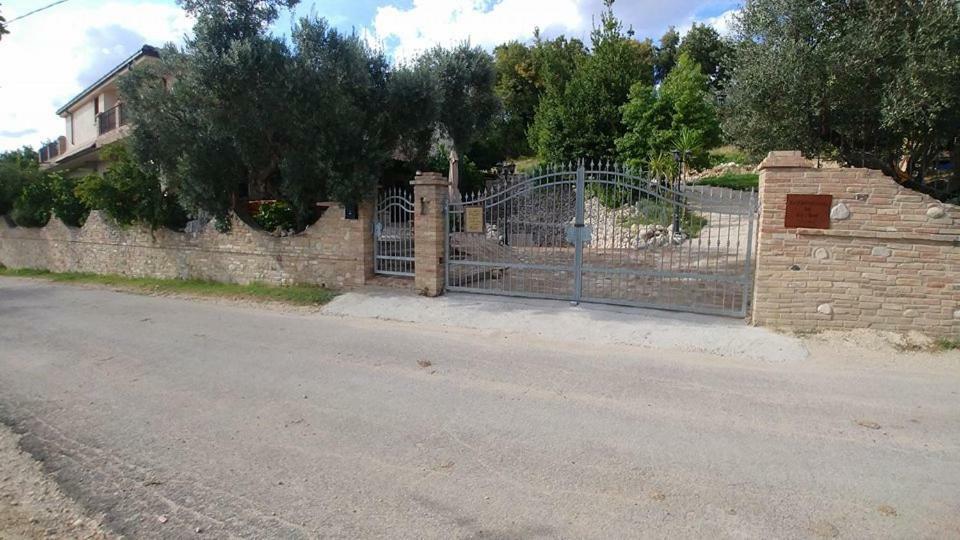 Casale Del Sole Bed & Breakfast Cepagatti Bagian luar foto